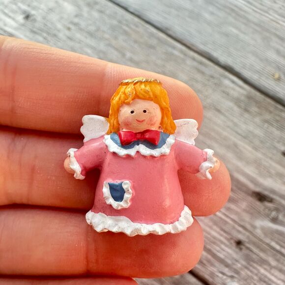 Vintage Jewelry Adorable Angel Brooch Pin - Picture 1 of 2